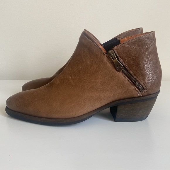 KANNA Brown Leather Ankle Booties Size 7.5 Pointed Toe Spain Fall 2025 Moto Chic - Picture 4 of 16